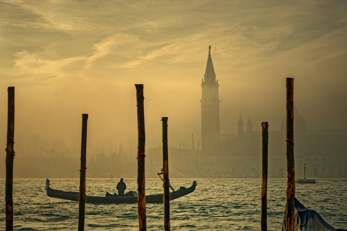 Gondola in the mist Poster och Canvastavla