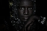 Girl at the gerewol festival-I - Niger Poster och Canvastavla