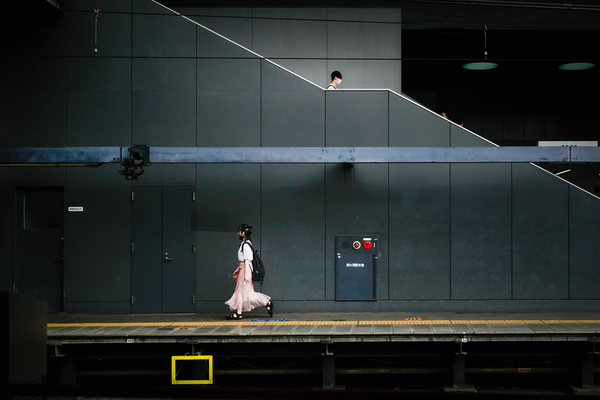 At the platform Poster och Canvastavla