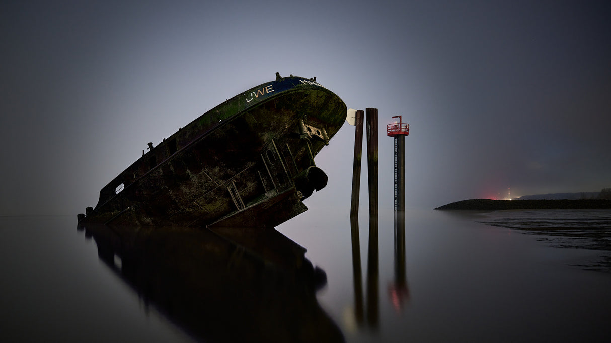 Shipwreck ’Uwe’ Poster och Canvastavla