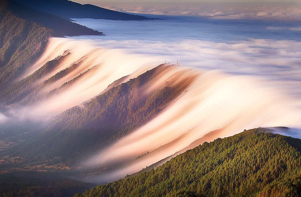 Waterfall of clouds Poster och Canvastavla