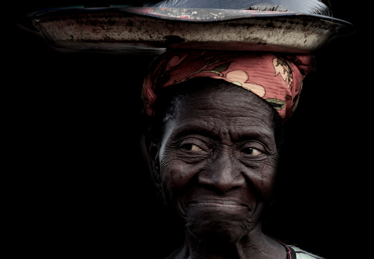Woman selling at the market, Benin Poster och Canvastavla