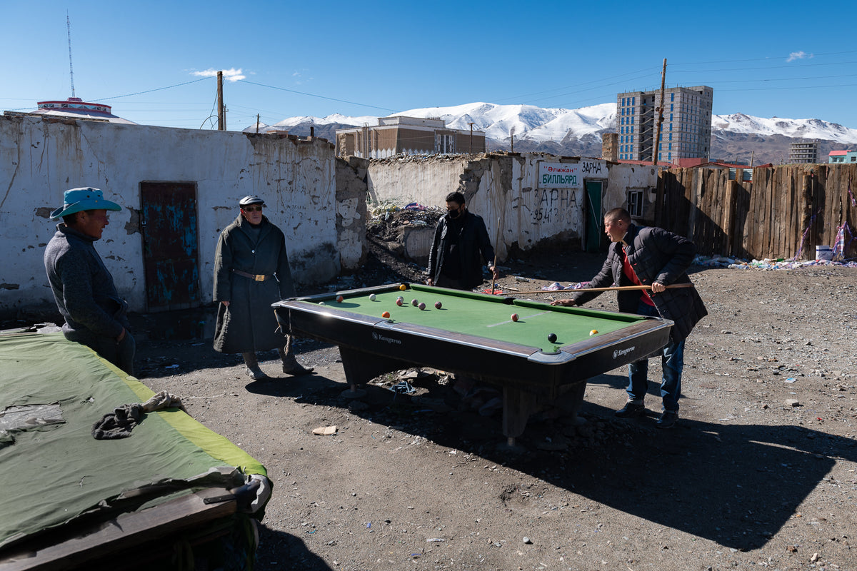 Billard in Olgii Poster och Canvastavla