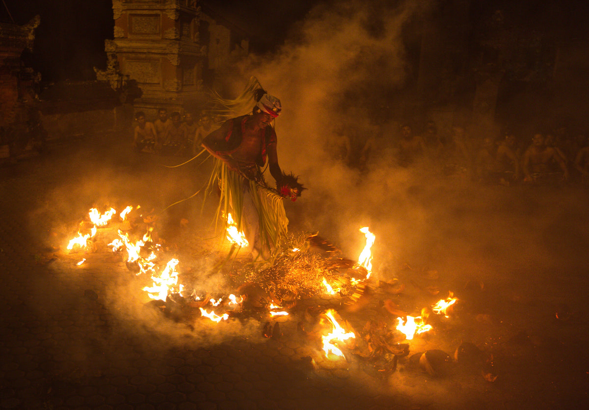 Fire Dancer Poster och Canvastavla