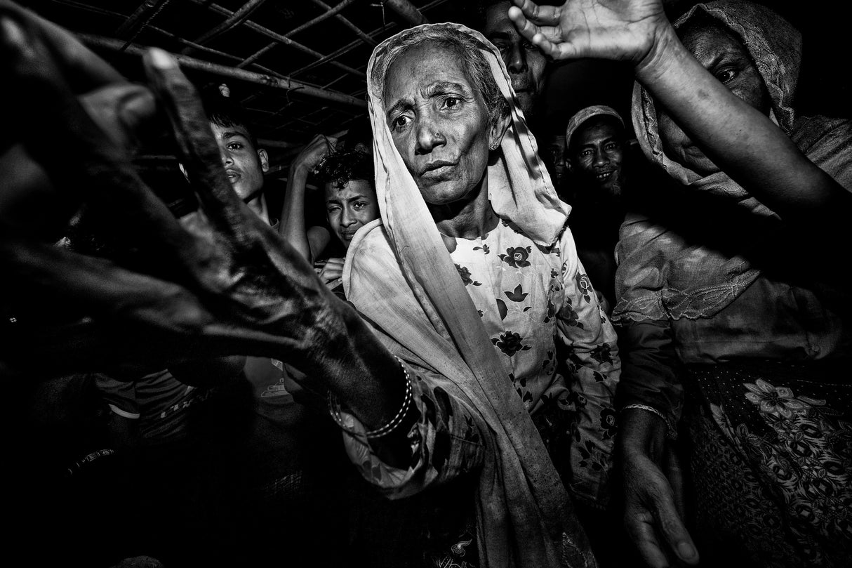Distributing clothes and money among the Rohingyas-VI Poster och Canvastavla