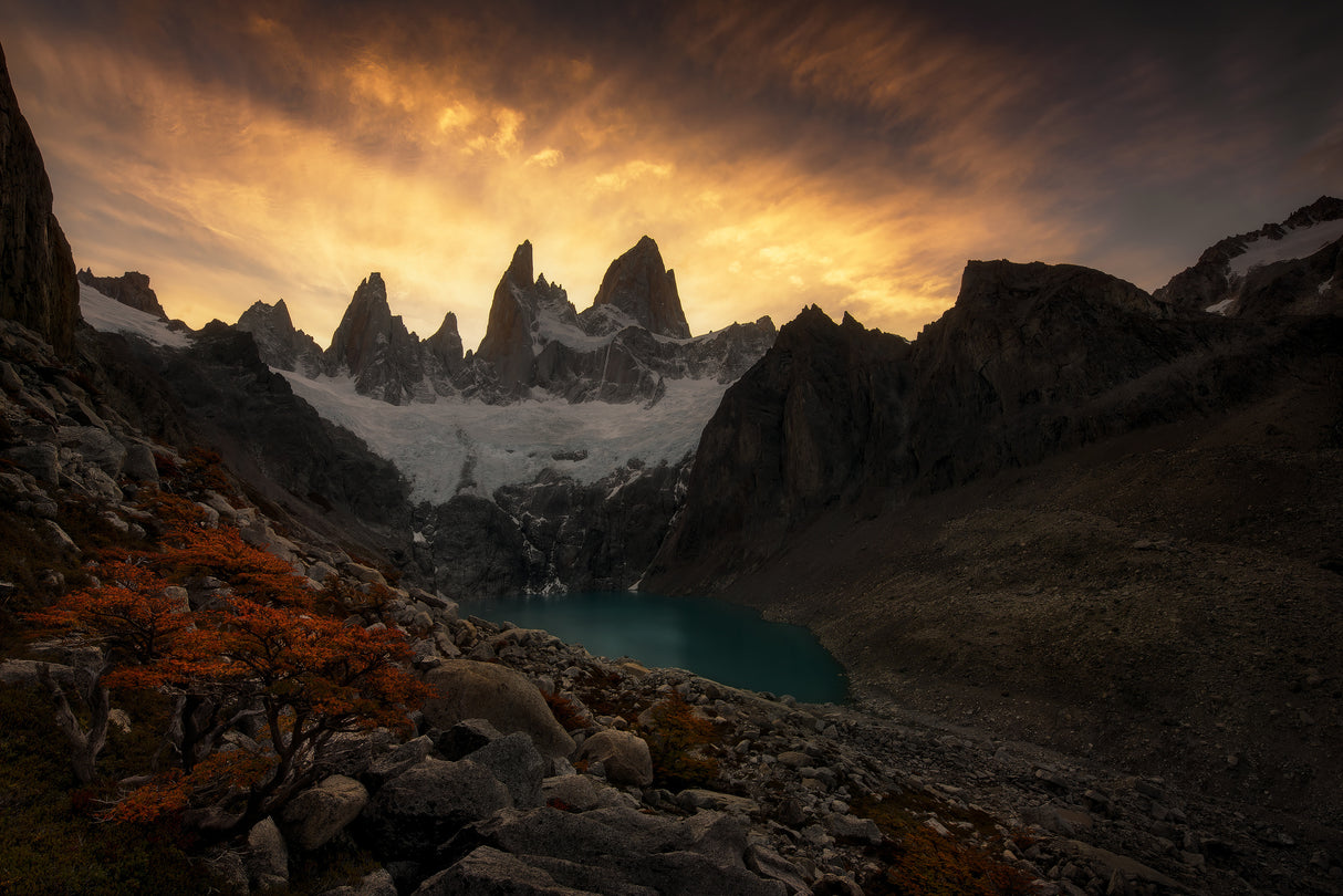 Patagonia Mountain Light Poster och Canvastavla