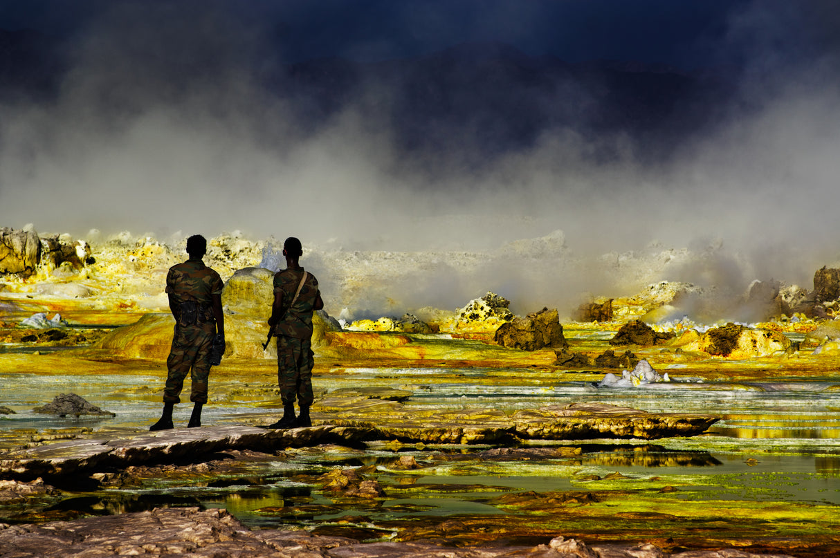 Two soldiers observing a Volcano Poster och Canvastavla