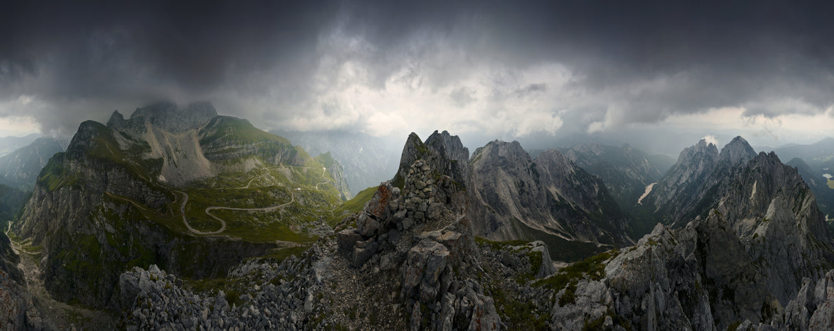 Bizarre Mountain Panorama Poster och Canvastavla
