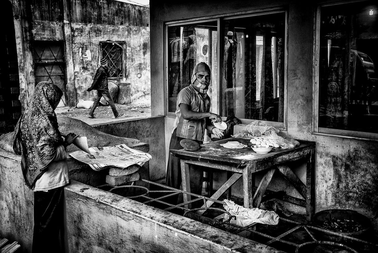 Making bread in Cox´s Bazar - Bangladesh Poster och Canvastavla