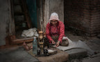 Wool weaving in joy Poster och Canvastavla
