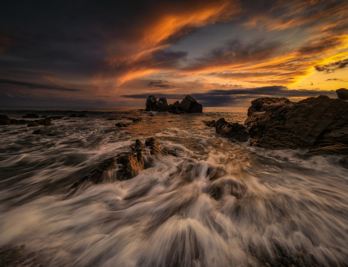 Sunset over the rocks Poster och Canvastavla