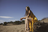 woman in yellow dress Poster och Canvastavla