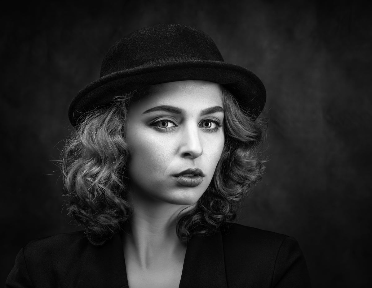 La Dame en Noir Poster och Canvastavla