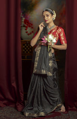 LADY BY THE CURTAIN Poster och Canvastavla
