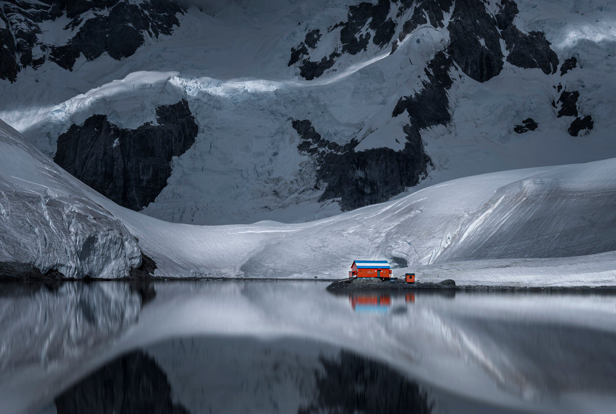 A Red House by Antarctica Glacier Poster och Canvastavla