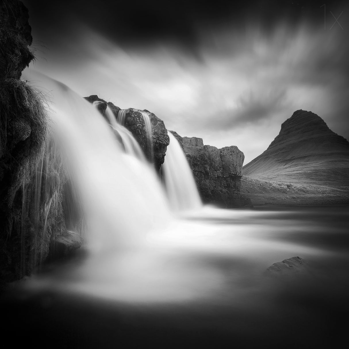 Kirkjufellfoss Poster och Canvastavla