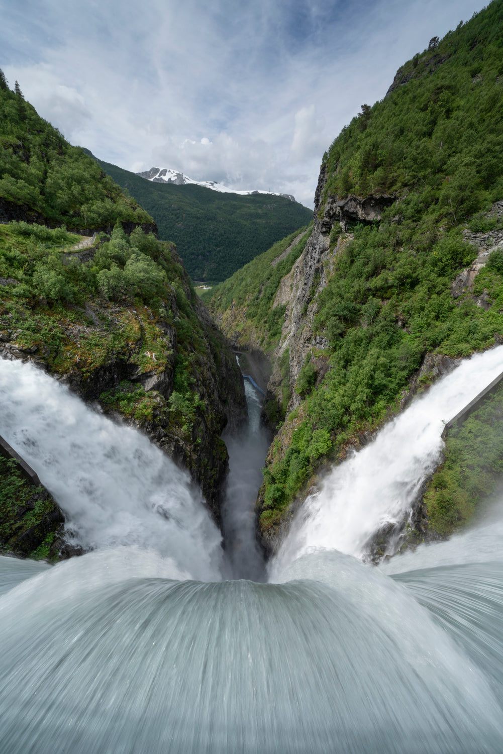 Meeting of waterfalls. Poster och Canvastavla