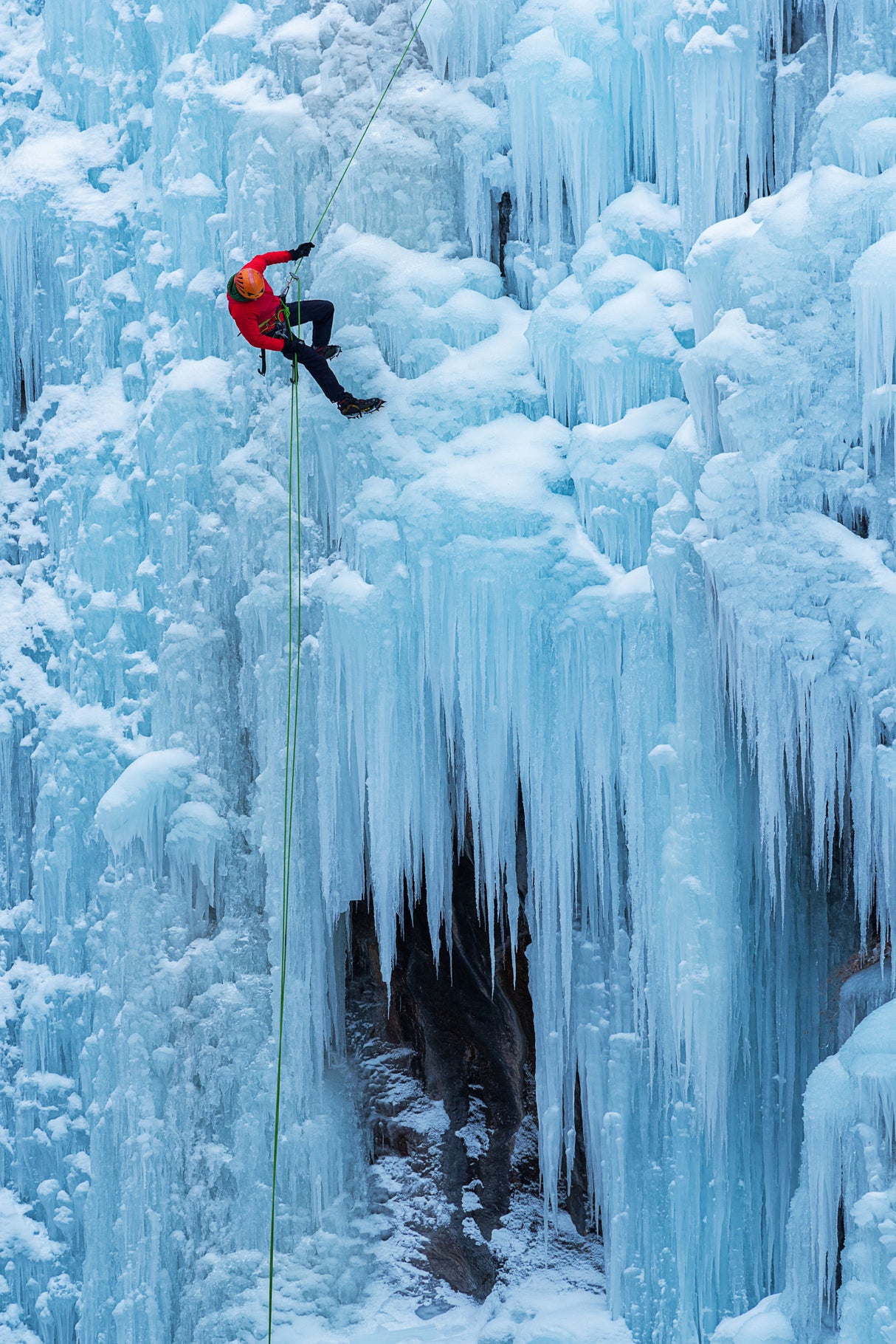 Exploring Ice Cliff Poster och Canvastavla