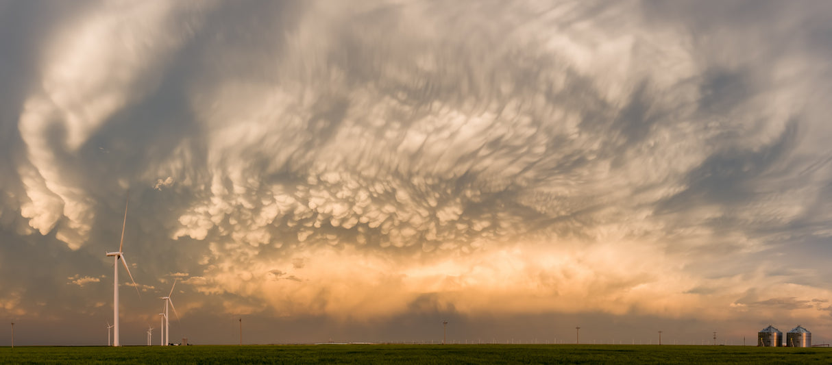 Mammatus Poster och Canvastavla