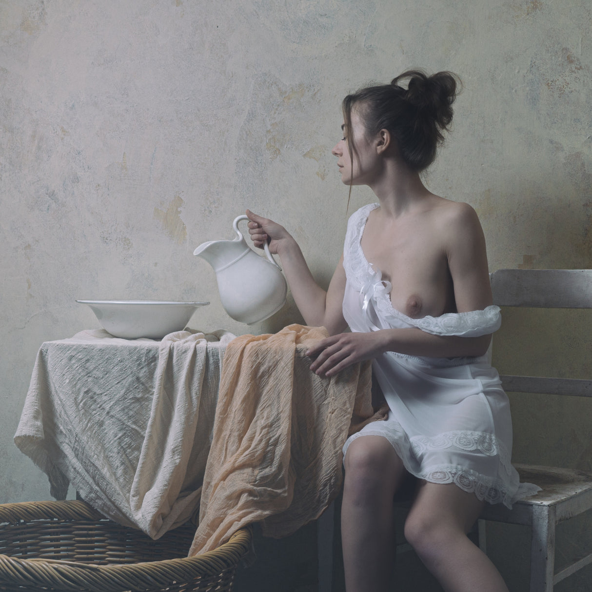 woman with water jug Poster och Canvastavla