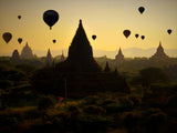 Under Bagan's Skies Poster och Canvastavla