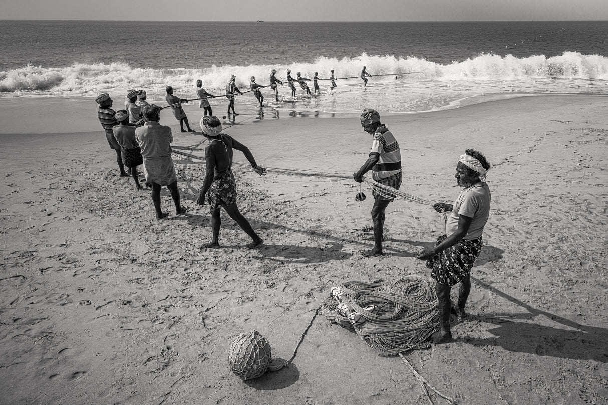 Fishermen in line Poster och Canvastavla