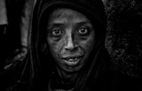 Homeless woman in the streets of Addis Ababa - Ethiopia Poster och Canvastavla