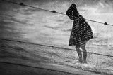 Rainy child at the sea Poster och Canvastavla