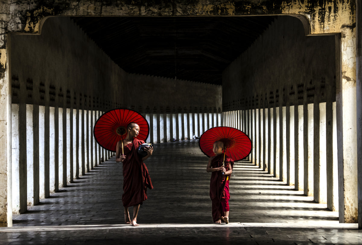 Two Monks Walking Home Poster och Canvastavla