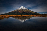 Mount Taranaki - A Starry Night Poster och Canvastavla