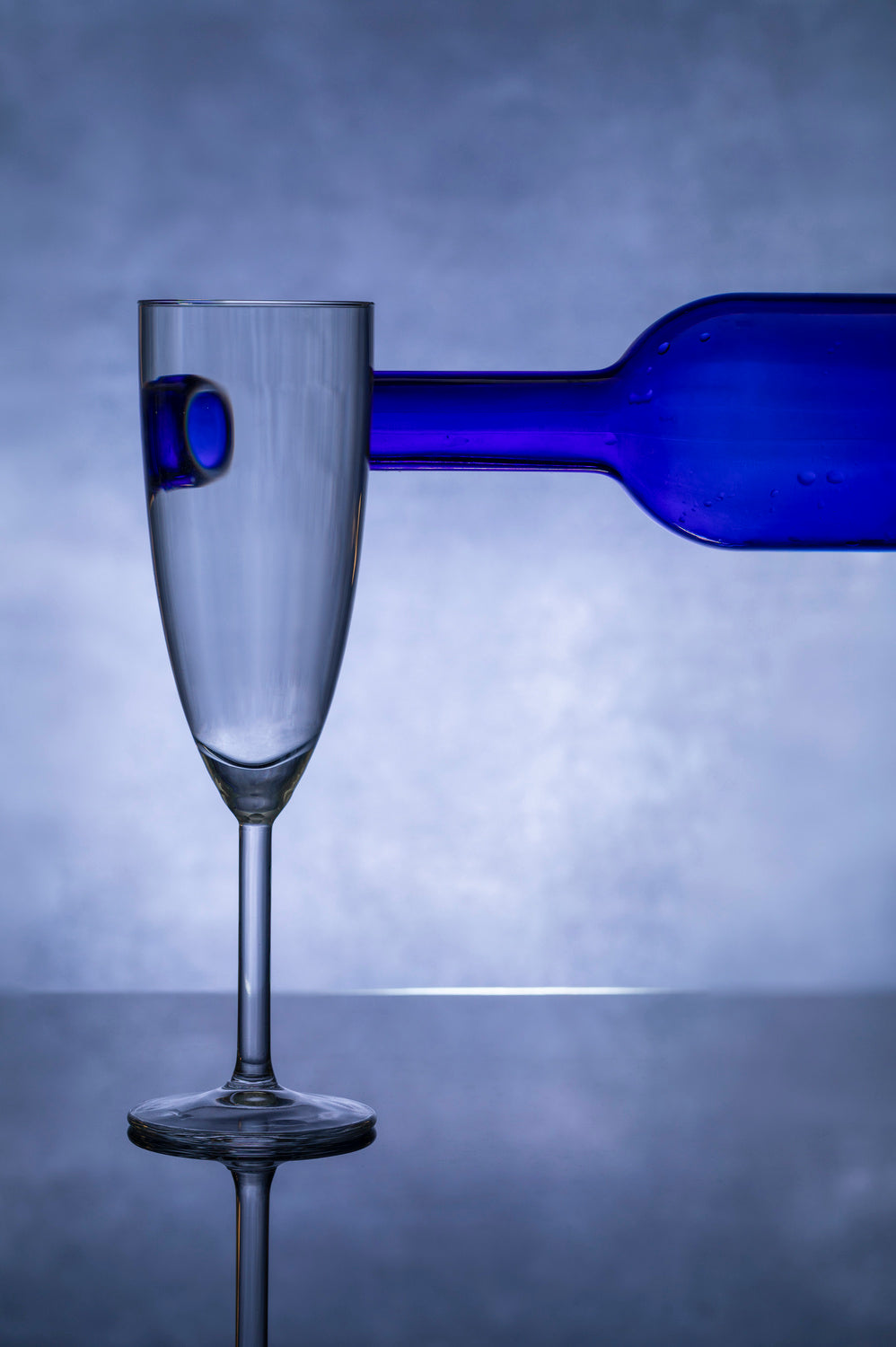 Blue Glass #3 Poster och Canvastavla
