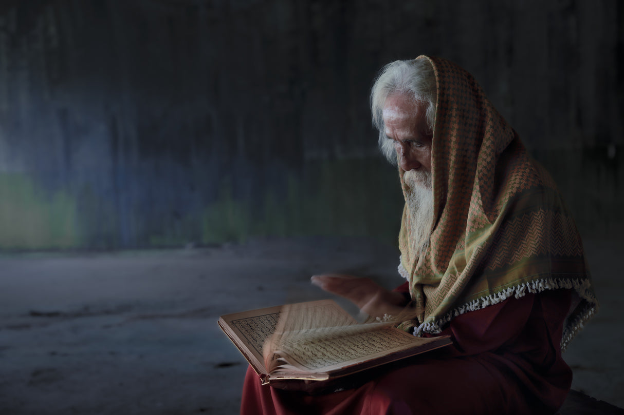 Reciting The Holy Qur'an Poster och Canvastavla