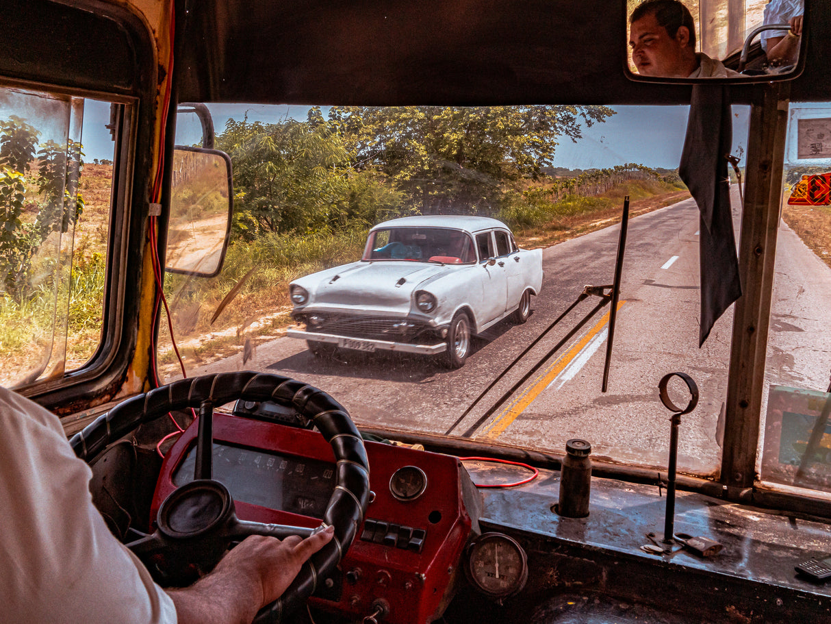 Travelling in old Bus Poster och Canvastavla