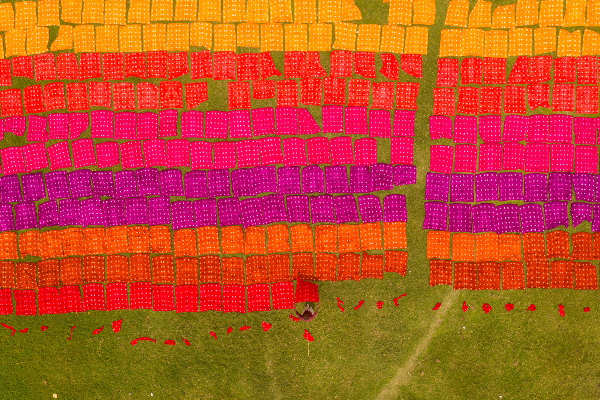 Multicolored cloths drying Poster och Canvastavla