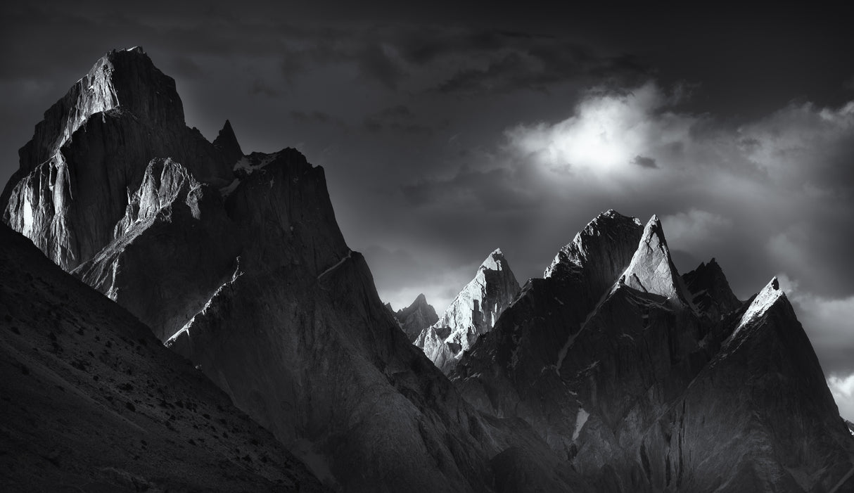 Trango Towers Poster och Canvastavla