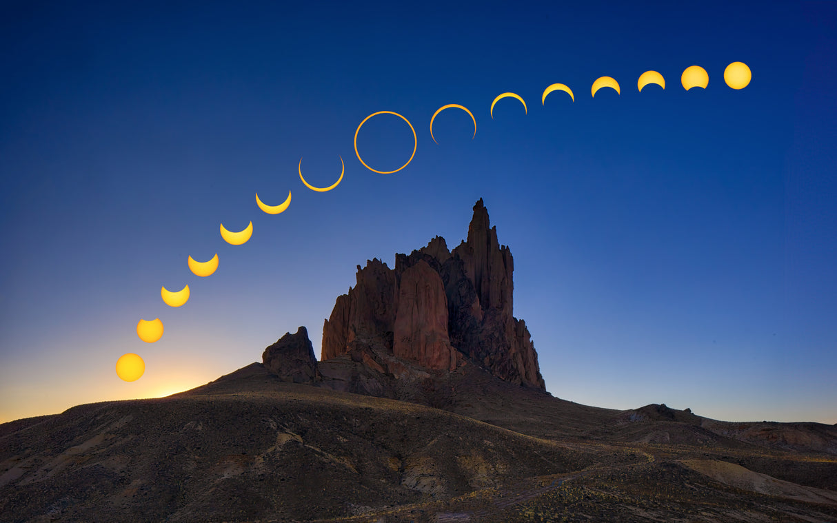 Solar Eclipse Over Shiprock Poster och Canvastavla