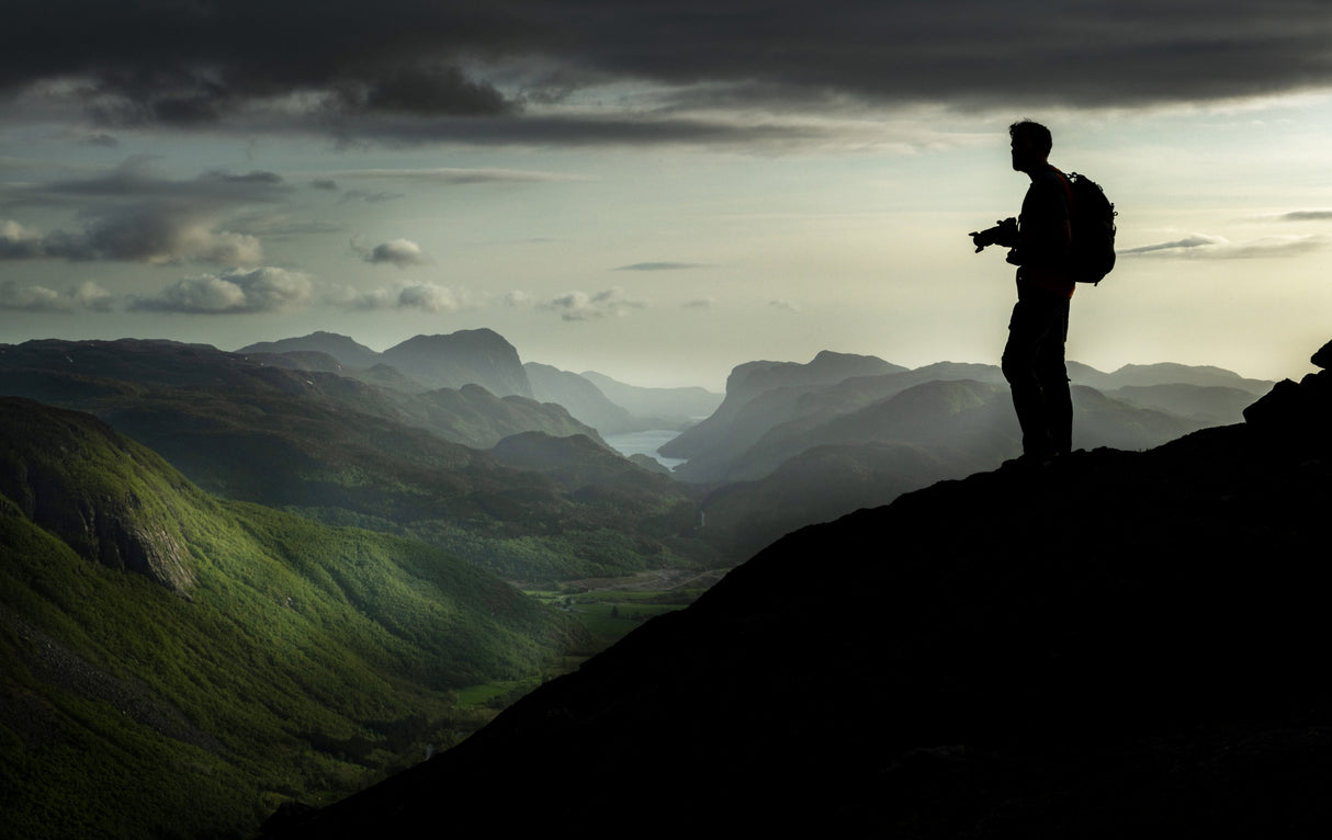 Hiking in the mountains Poster och Canvastavla