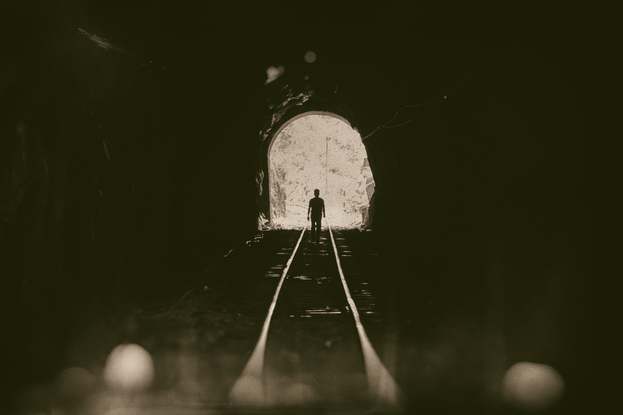 Towards the light Poster och Canvastavla