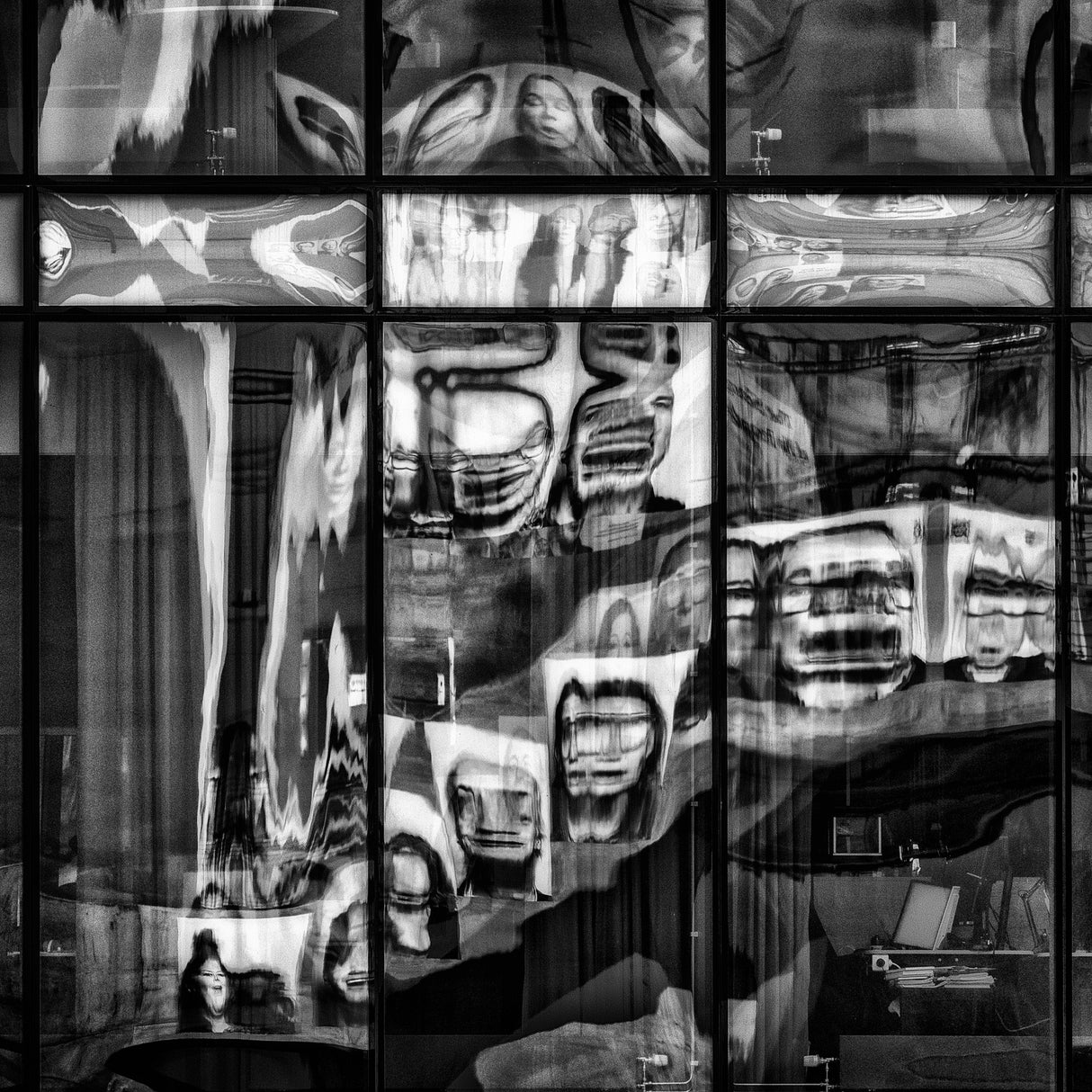 Faces in reflection Poster och Canvastavla