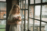 the girl with the flowers Poster och Canvastavla