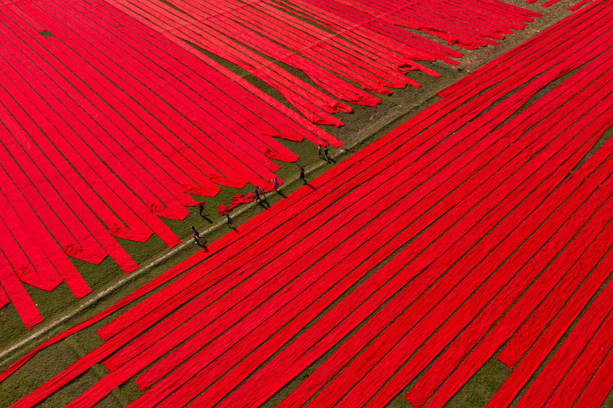 Childhood on red fabrics Poster och Canvastavla