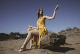 woman in yellow dress Poster och Canvastavla