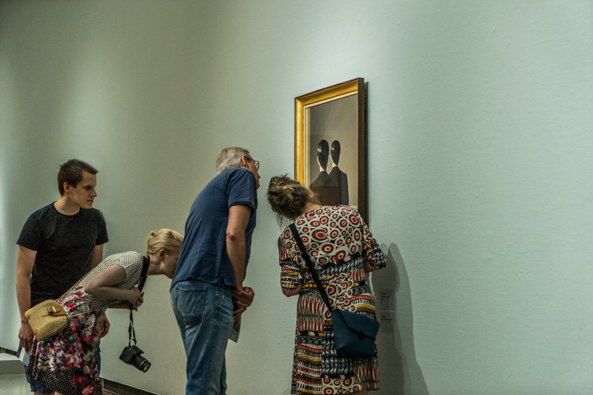 The art of enjoying art Poster och Canvastavla