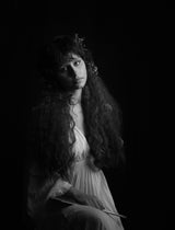 Girl in white dress Poster och Canvastavla