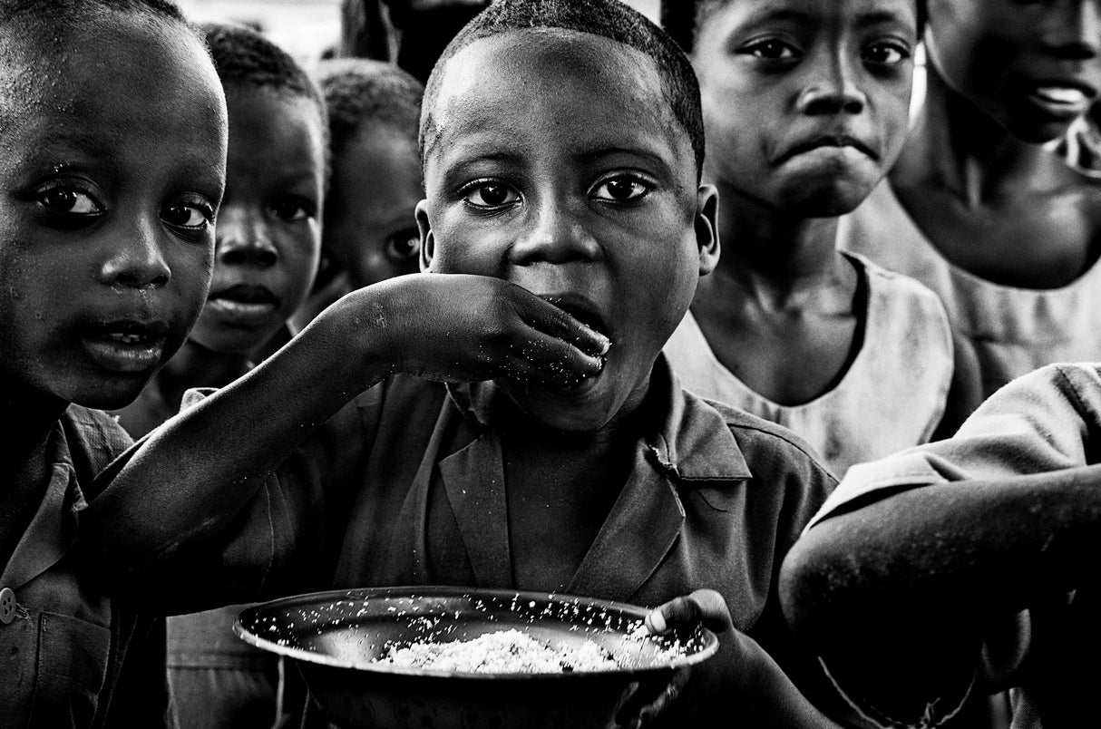 Eating rice - Benin Poster och Canvastavla