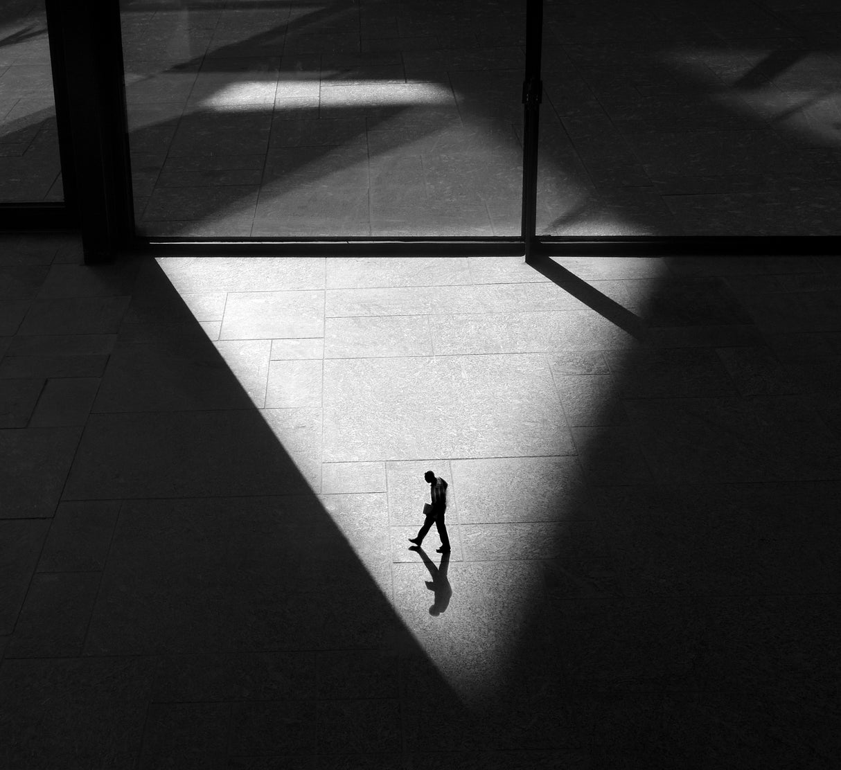 On his way to the office Poster och Canvastavla