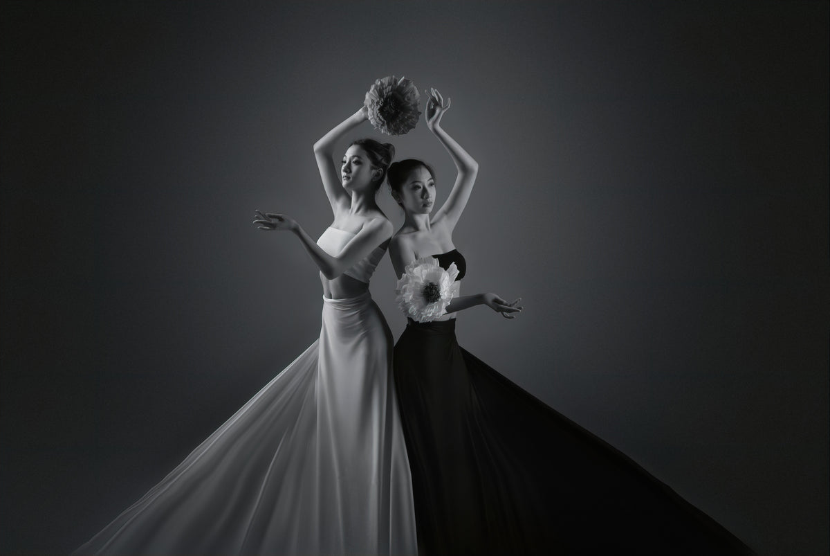 Flower Girls Poster och Canvastavla