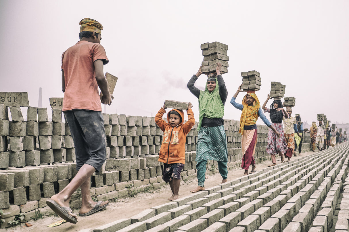 Brickyard in Dhaka Poster och Canvastavla