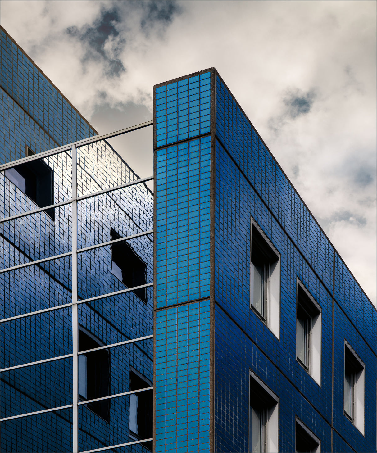 Blue facade Poster och Canvastavla