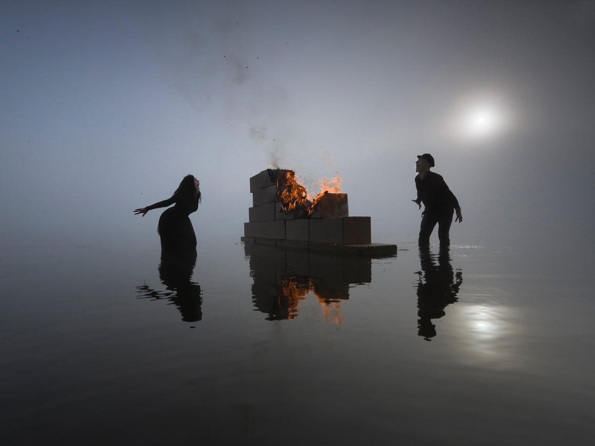 Burn the wall of seclusion Poster och Canvastavla